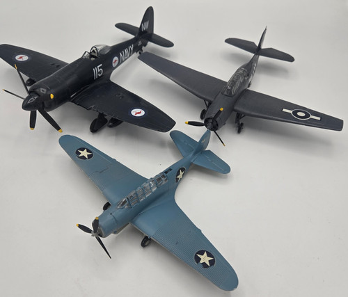 Plastic completed models - plastic,